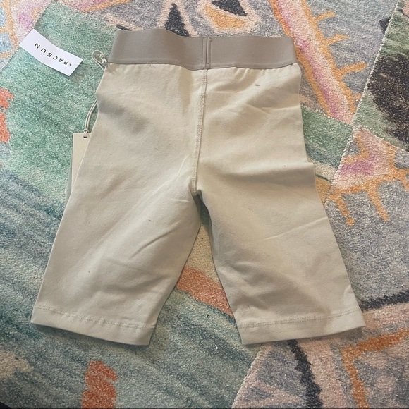 Essentials shorts - Picture 4 of 7